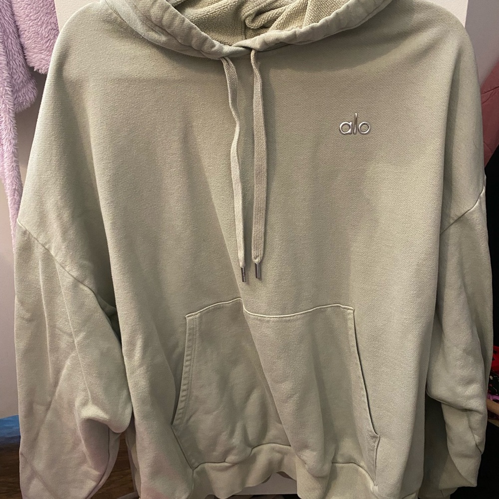 ALO Yoga Women’s Green Hoodie Sweater